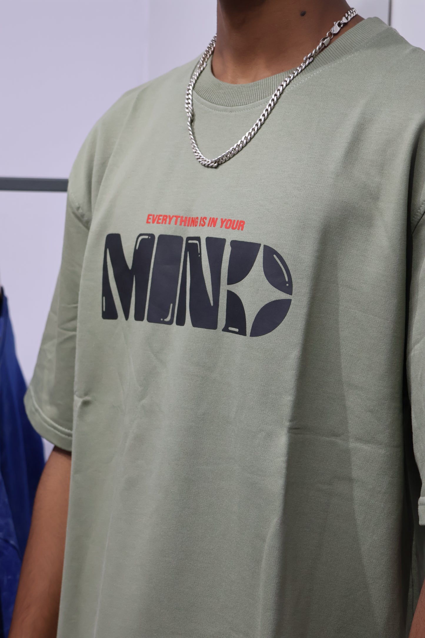 🧠 “Everything Is In Your Mind” Oversized Graphic Tee – Sneakerhead Edition