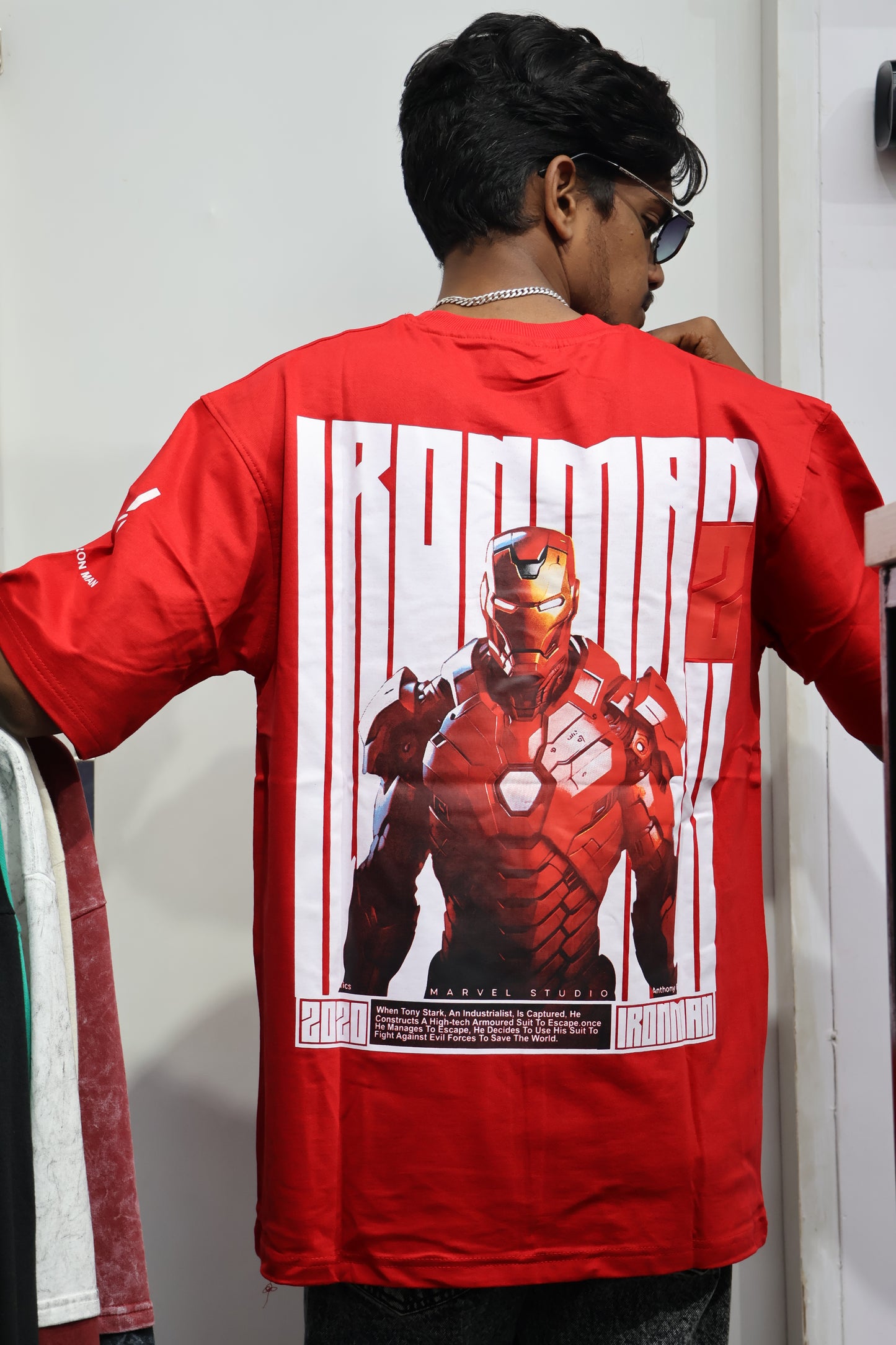 🔥 Iron Man Oversized Graphic Tee – Official Superhero Streetwear Style